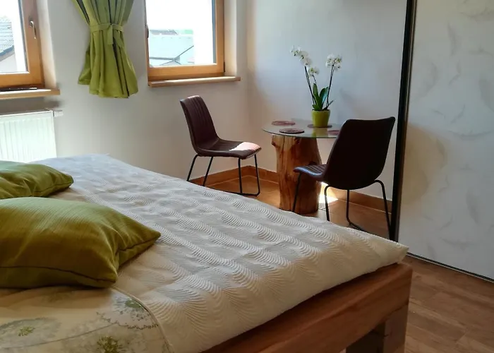 شقة Appartments Hluboká nad Vltavou